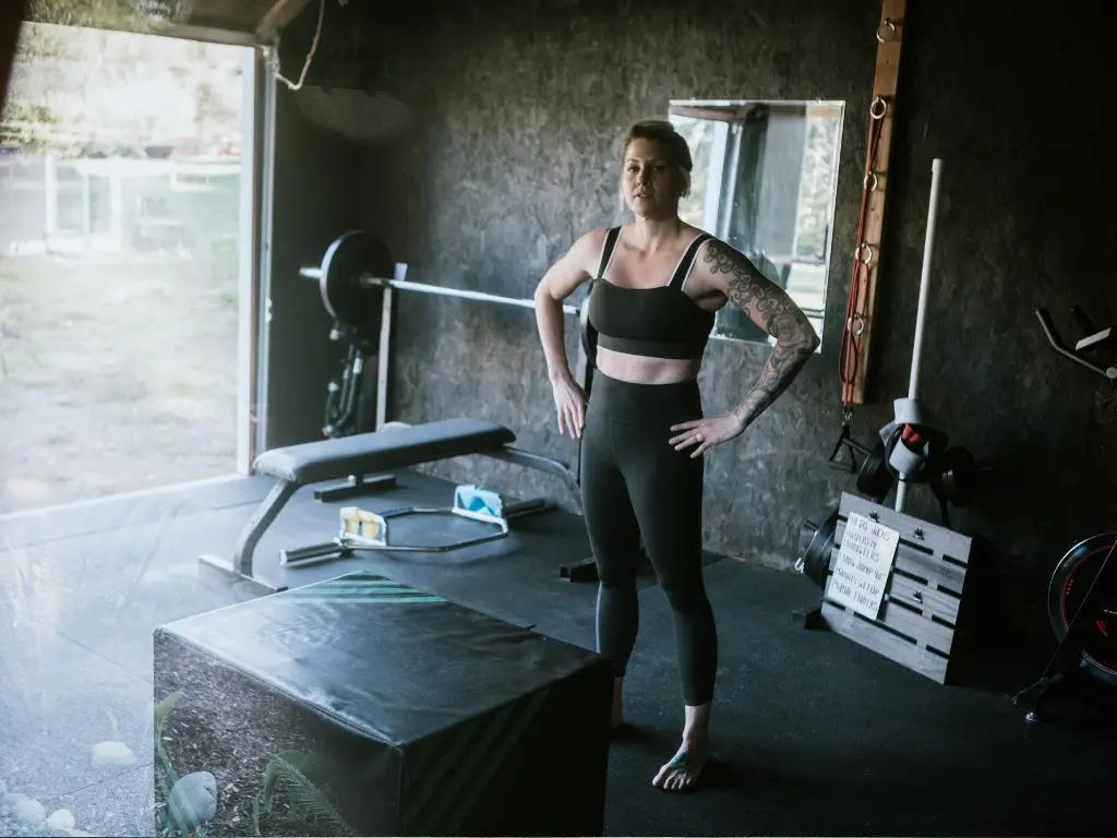 Home-gym v garáži: podlaha, větrání a bezpečné kotvení vybavení (garáž fitness)