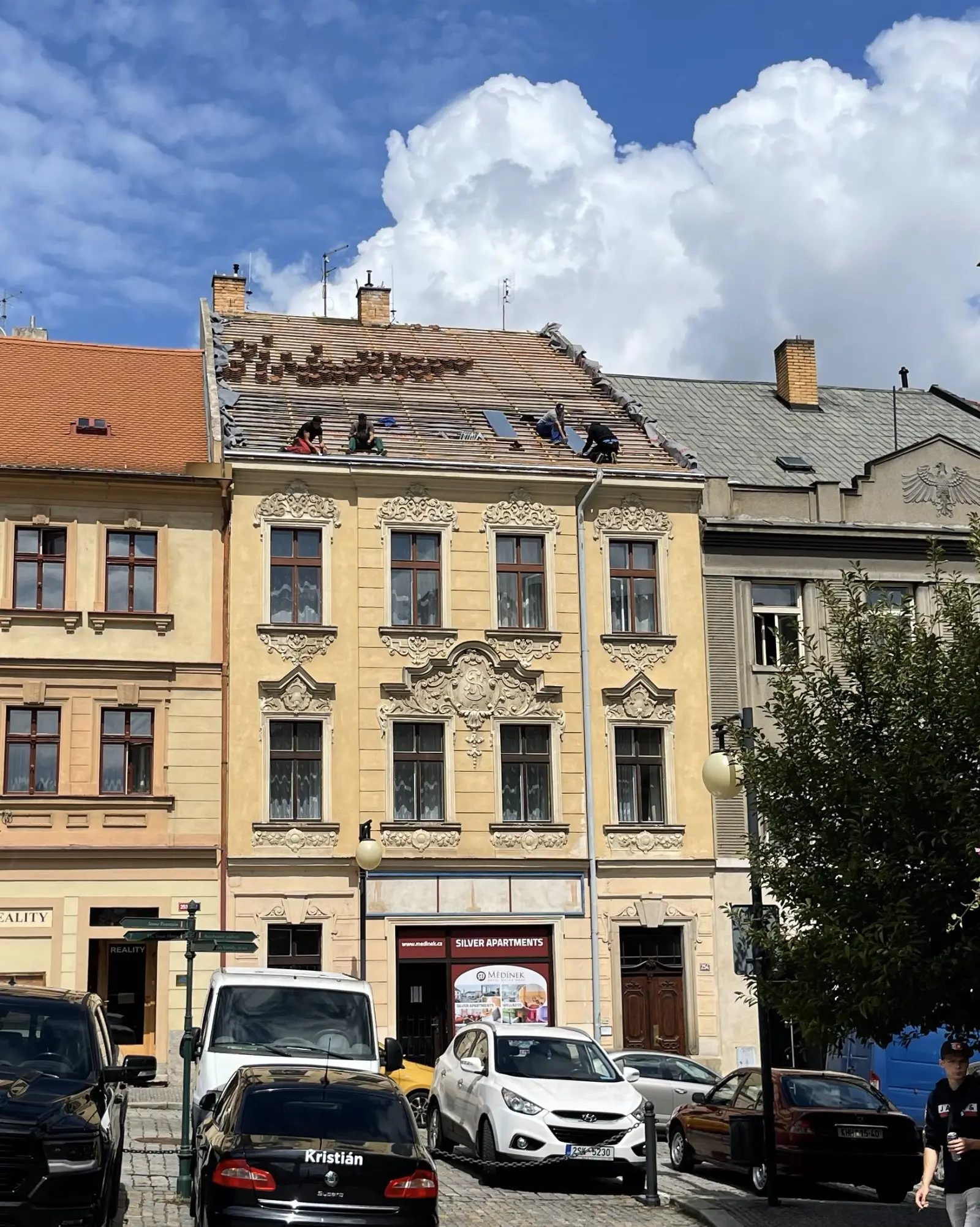 Před opravou fasády