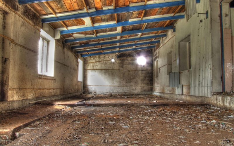 Epoxid vs. Polyuretan: Podlahy, které vydrží a dobře vypadají – kompletní průvodce