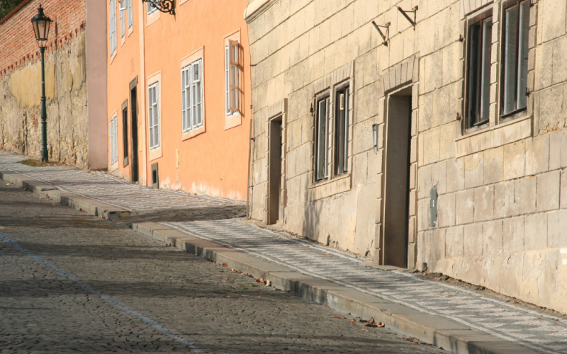 Povolení rekonstrukce historického domu v památkové zóně: krok za krokem